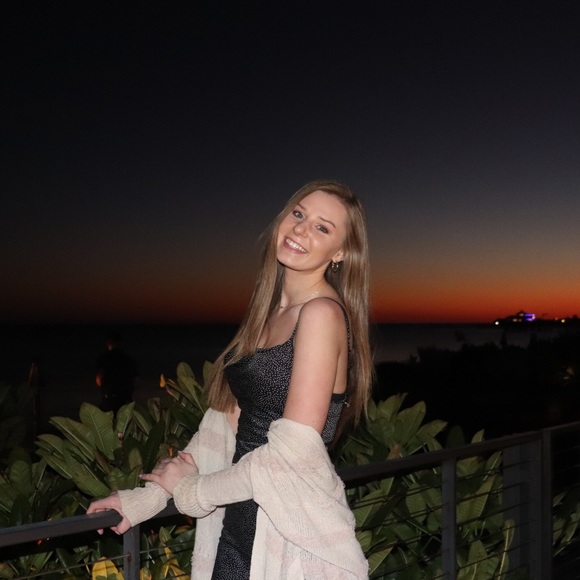 Meet your Posher, Carris - Picture 6 of 7